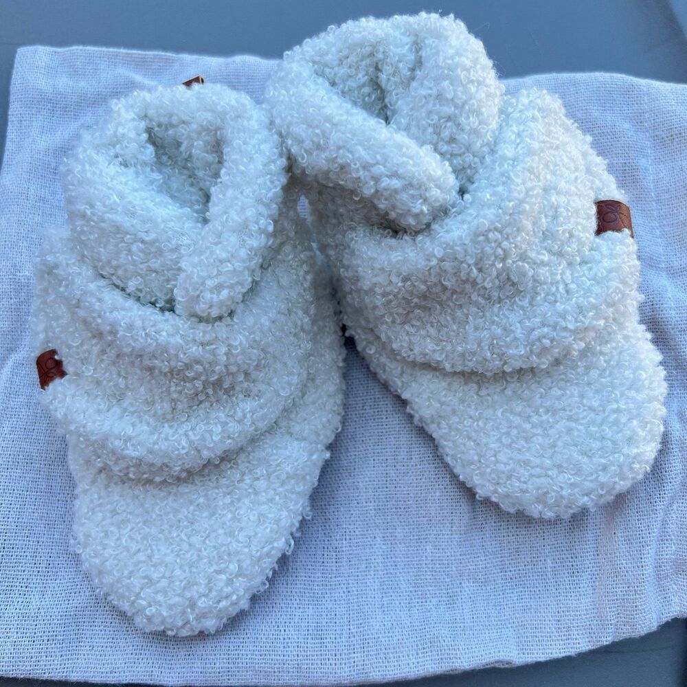 NWT Goumi Kids Alabaster Sherpa Baby Boots SZ 6-12 mo White Winter Booties